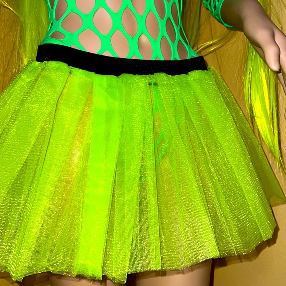 NEW Neon UV Reactive Skirt - Picture 1 of 2